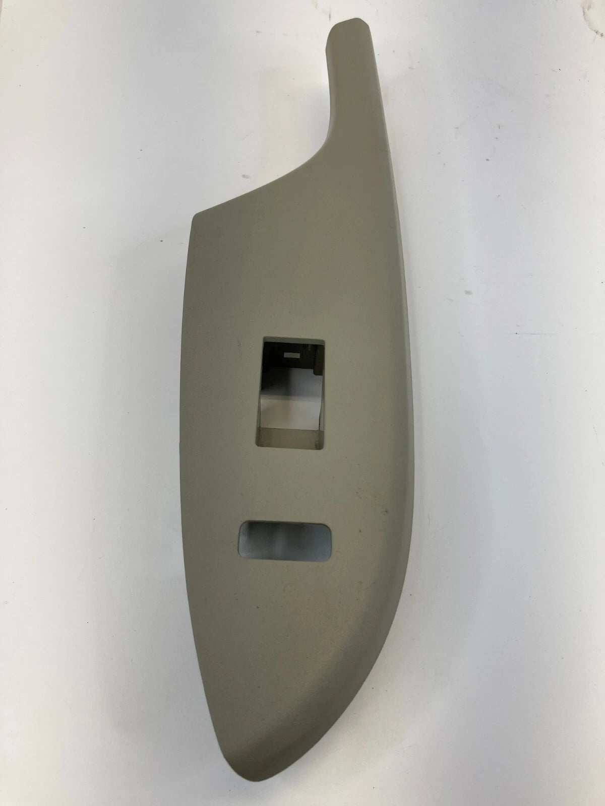 09-13 TOYOTA COROLLA SEDAN REAR RIGHT SIDE DOOR WINDOW SWITCH BEZEL 74231-12880