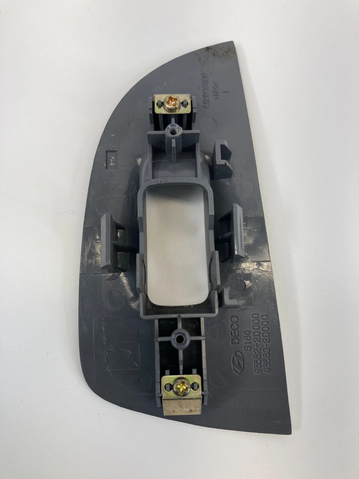 2001-2006 HYUNDAI ELANTRA REAR LEFT SIDE WINDOW SWITCH COVER TRIM 93582-2D000