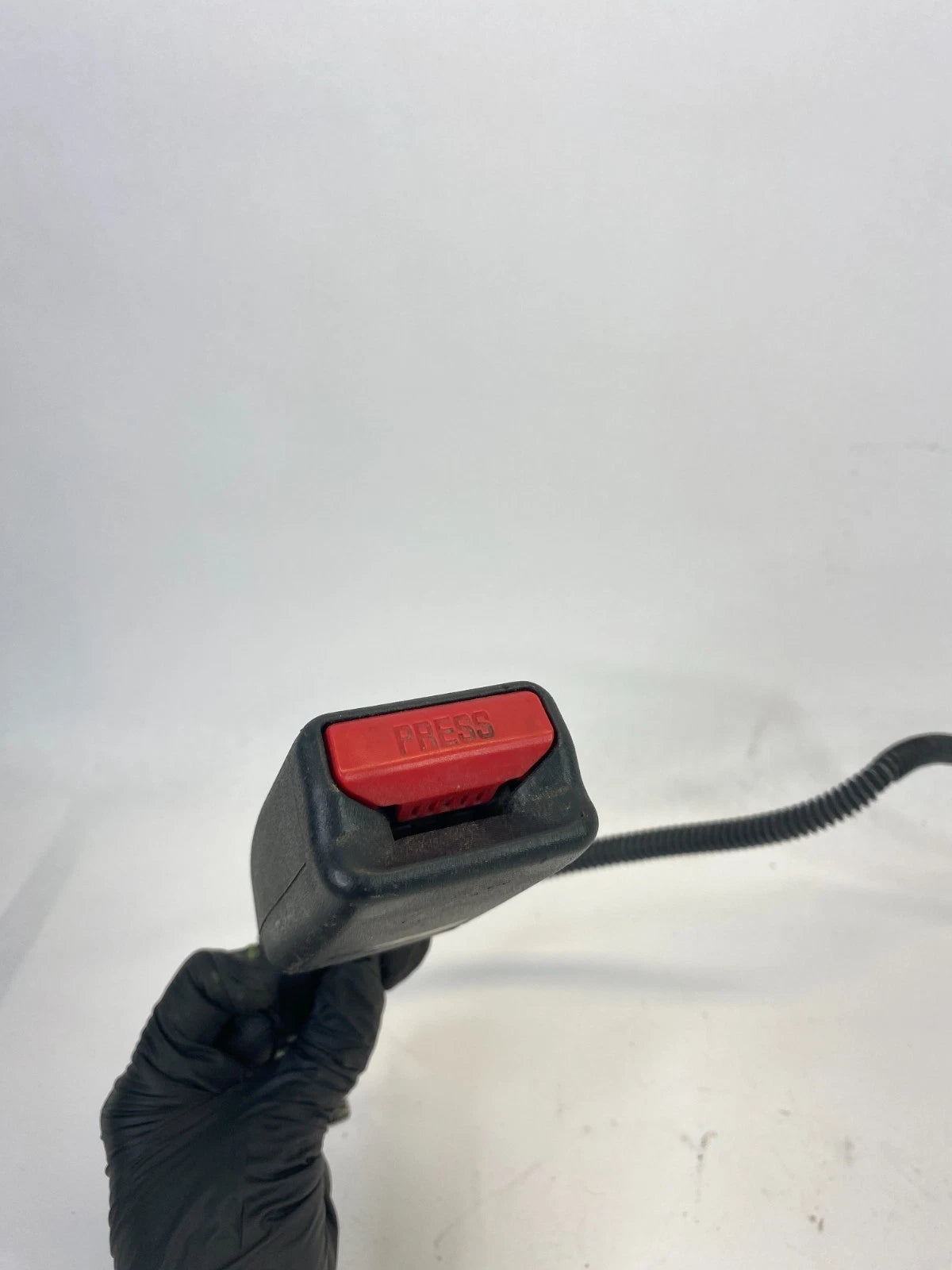2004-2007 HONDA ACCORD SEDAN EX V6 FRONT RIGHT PASSENGER SIDE SEAT BELT BUCKLE