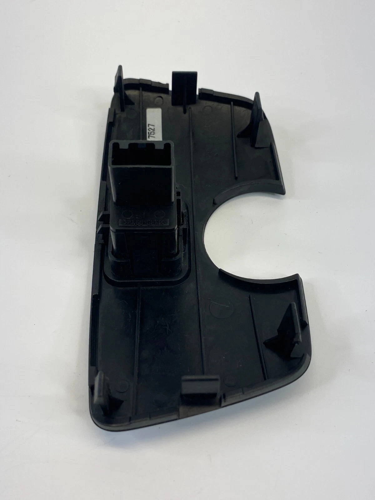 2013-2015 CHEVROLET SPARK CENTER LOWER DASH RADIO IMPUT SOCKET PORT 299101407