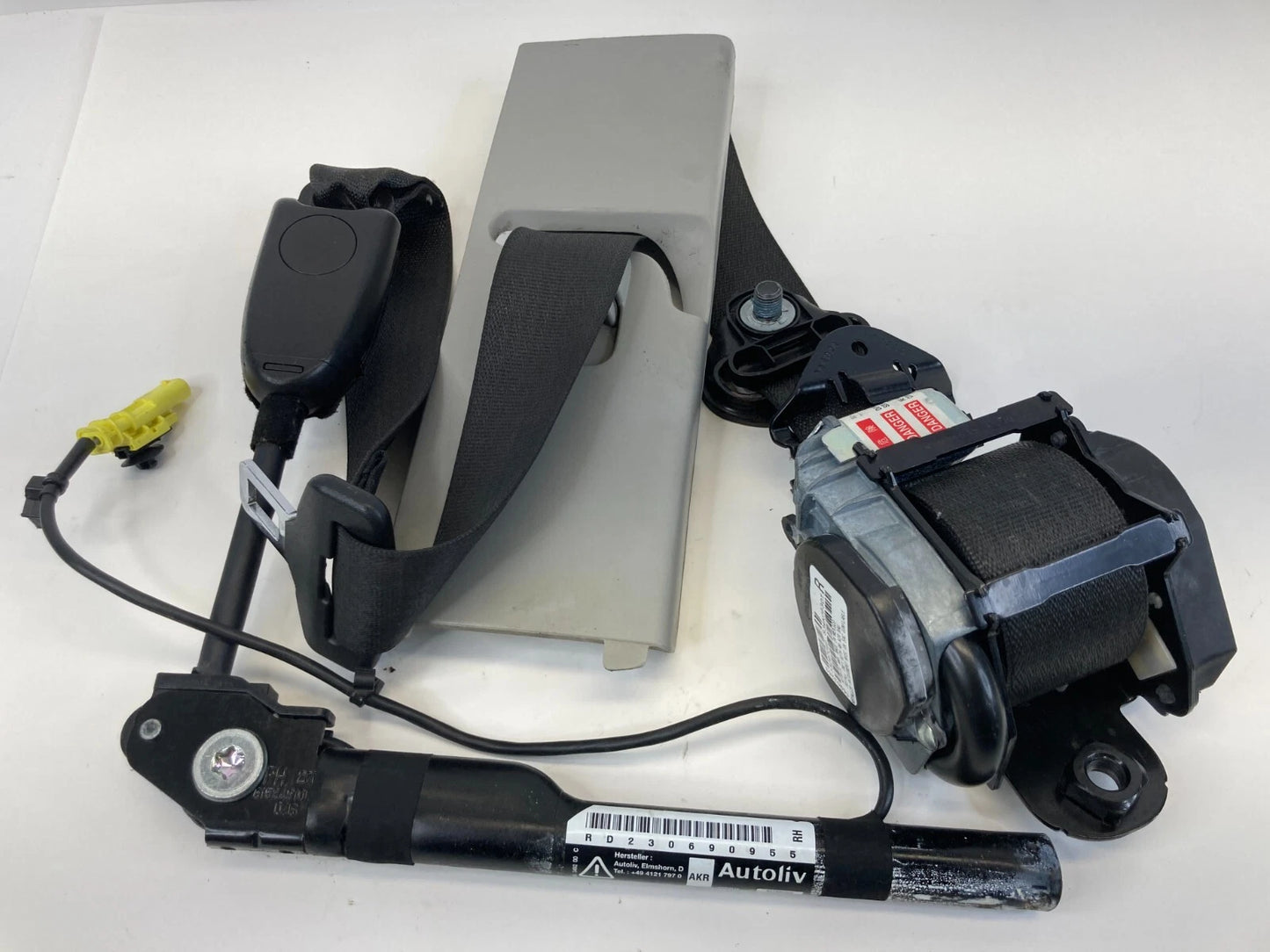 11-16 CHEVY CRUZE FRONT RIGHT PASSENGER SEAT BELT RETRACTOR W/ COVER 616263500D