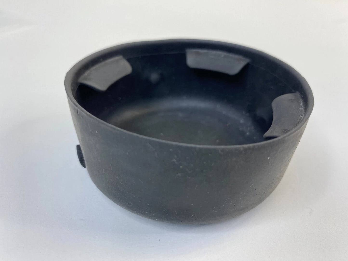 2002-2009 CHEVROLET TRAILBLAZER CENTER CONSOLE RUBBER CUP HOLDER INSERT MAT