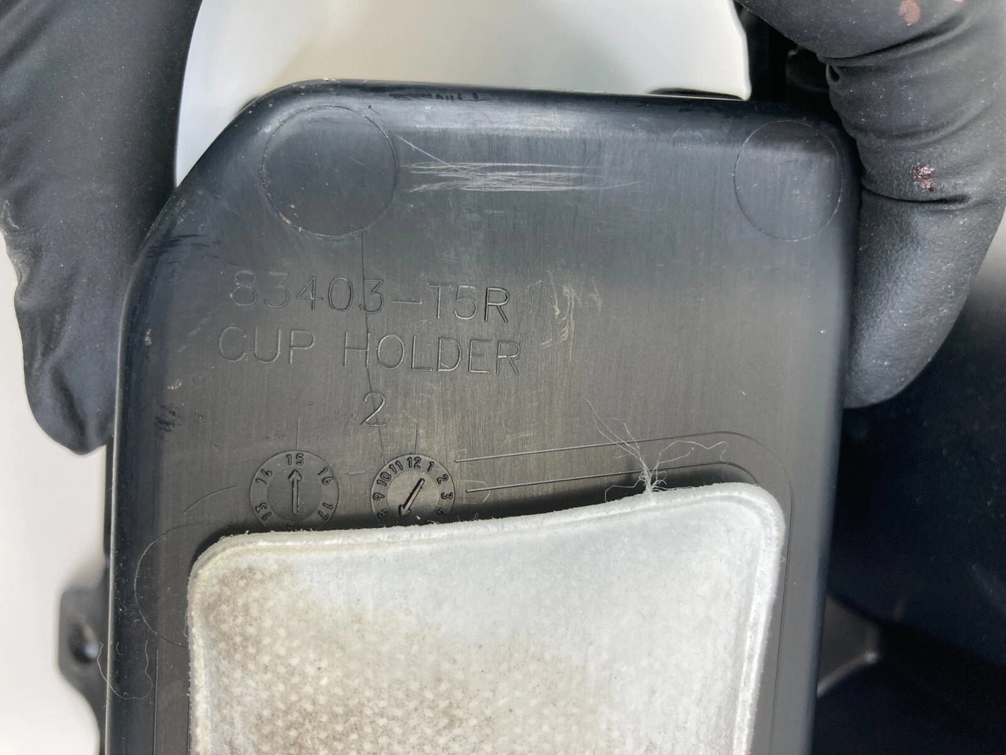 15 16 17 18 19 20 HONDA FIT CENTER CONSOLE CUP HOLDER CUPHOLDER TRAY 83403-T5R