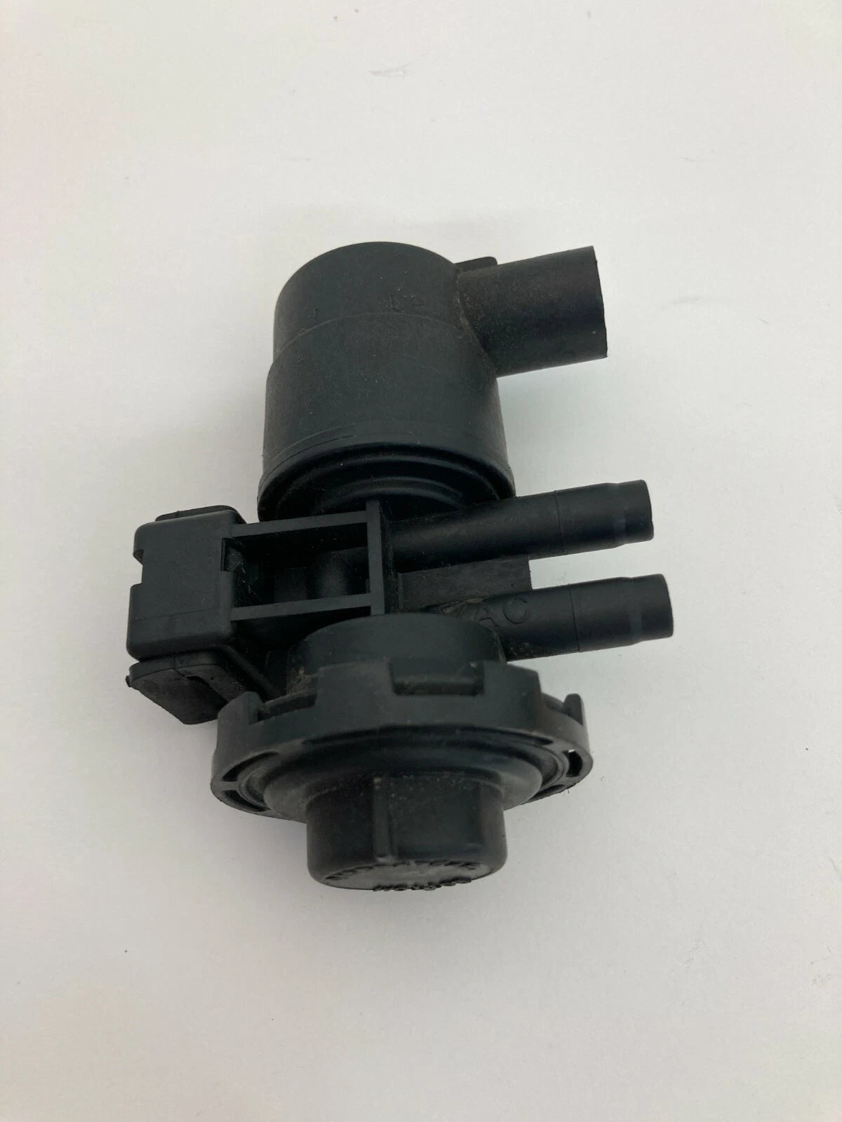 1994-2003 DODGE DAKOTA VACUUM SOLENOID FUEL VAPOR CANISTER PURGE VALVE 4869475AB