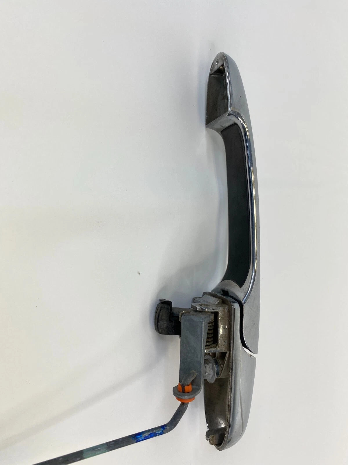 2006-2011 BUICK LUCERNE REAR RIGHT SIDE EXTERIOR OUTER DOOR HANDLE ASSEMBLY OEM
