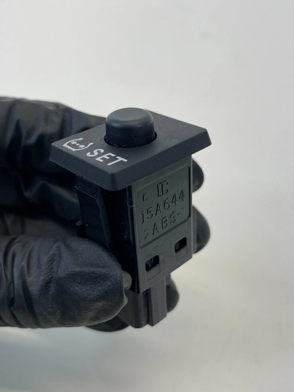 05-18 TOYOTA TACOMA 04-20 SIENNA SET TIRE PRESSURE RESET BUTTON SWITCH 15A644