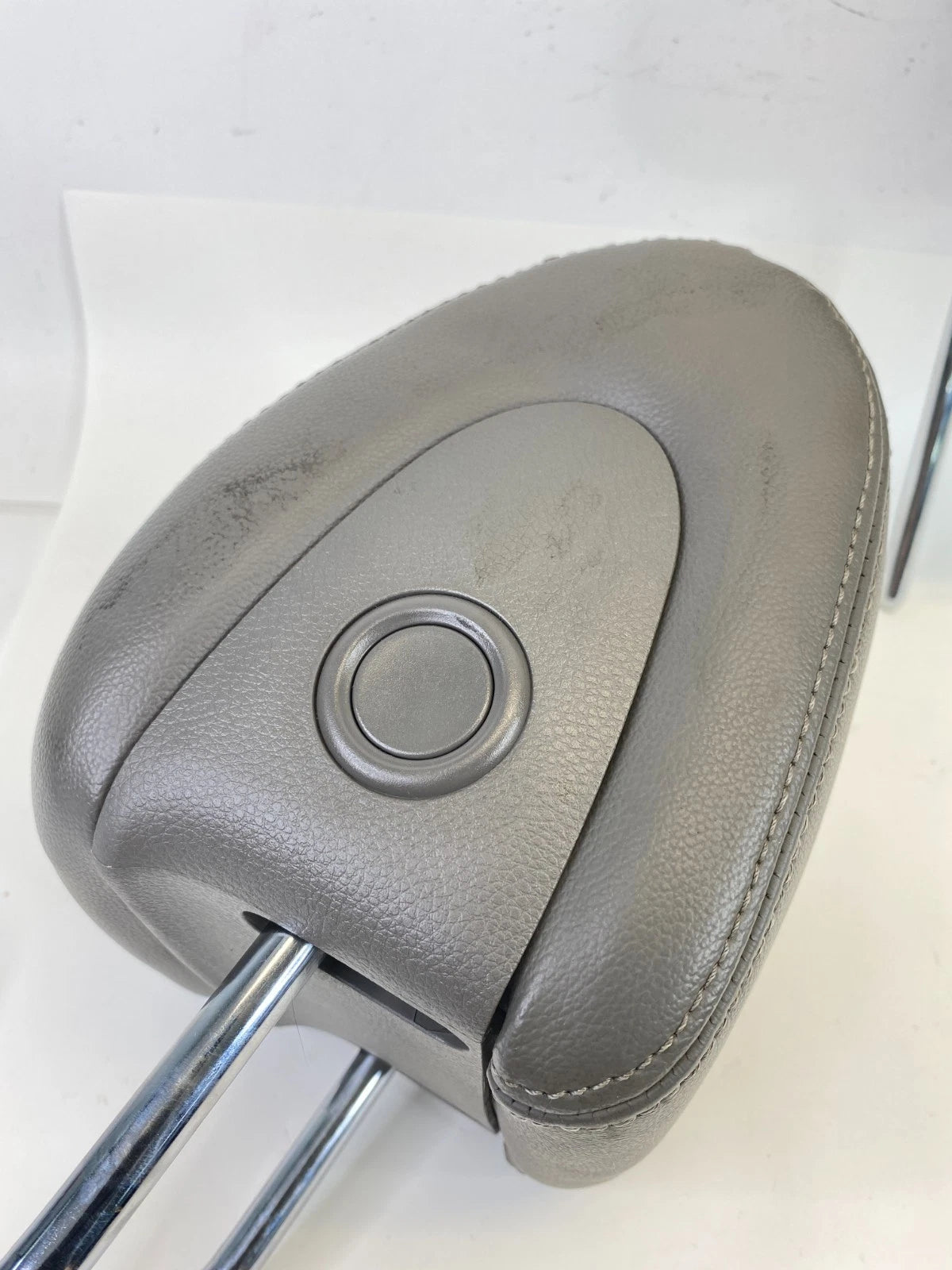 2013-2016 HYUNDAI SANTA FE FRONT LEFT & RIGHT SEAT HEADREST PAIR SET OF 2 OEM