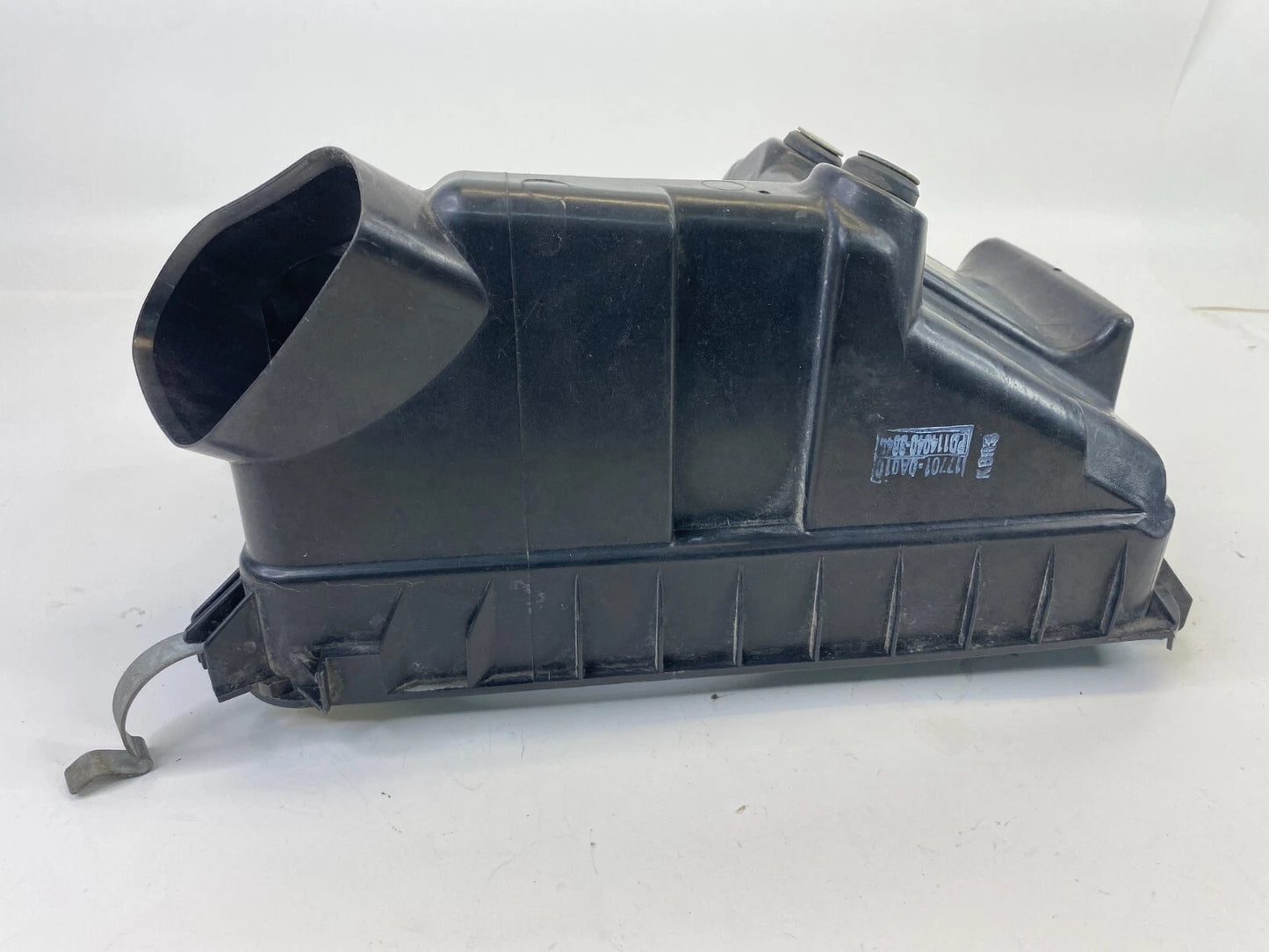 1999-2001 LEXUS ES300 ENGINE AIR CLEANER FILTER BOX CASE HOUSING 17701-0A010 OEM