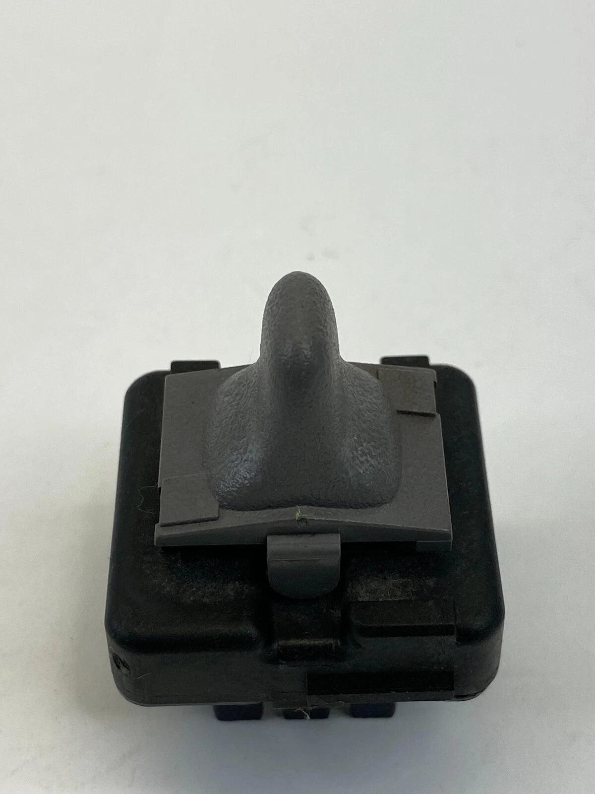 2001-2005 PONTIAC GRAND AM REAR LEFT SIDE DOOR POWER WINDOW SWITCH 22624810 OEM