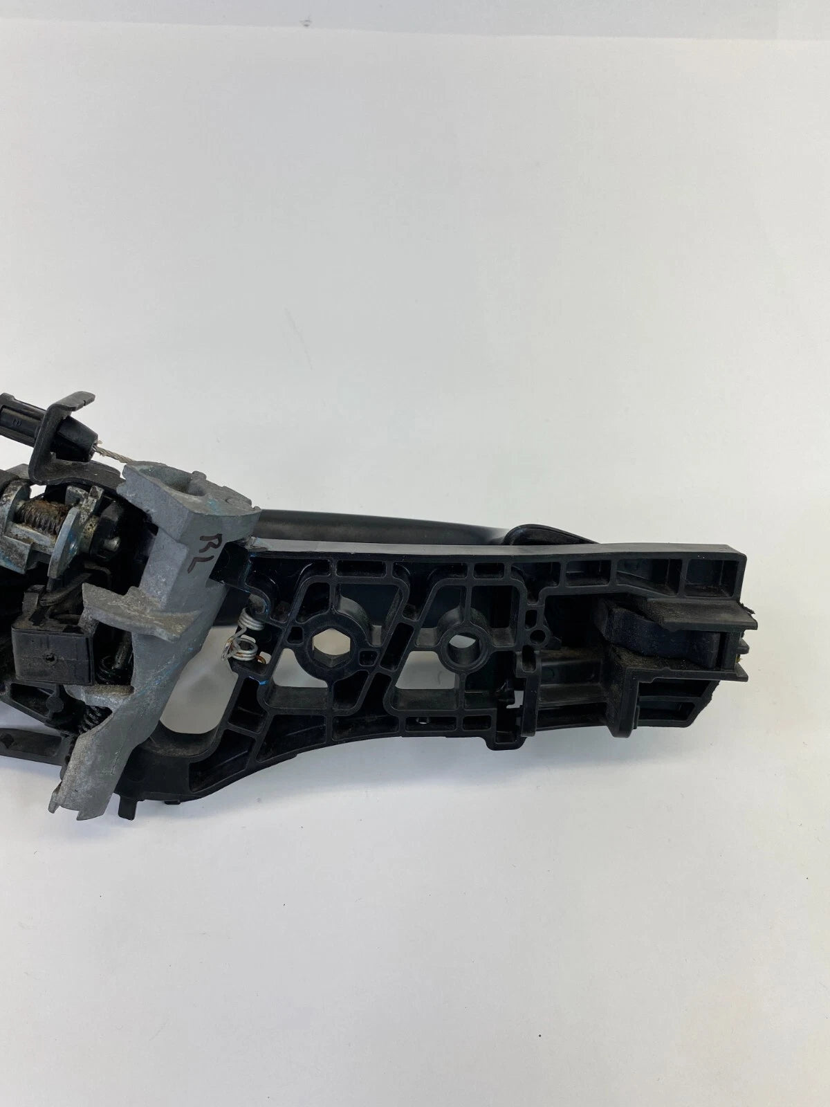 2011-2019 FORD FIESTA REAR LEFT SIDE EXTERIOR DOOR HANDLE ASSEMBLY RR LH OEM
