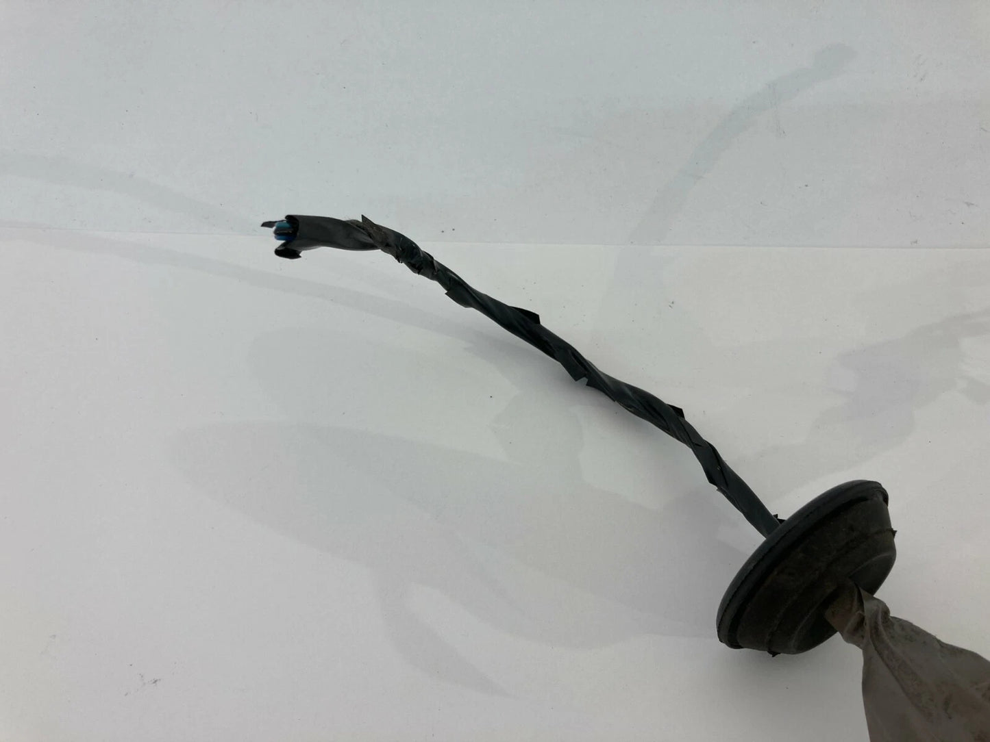 2002-2006 GMC ENVOY XL CHEVROLET TRAILBLAZER TAILLIGHT CIRCUIT BOARD PLUG WIRE