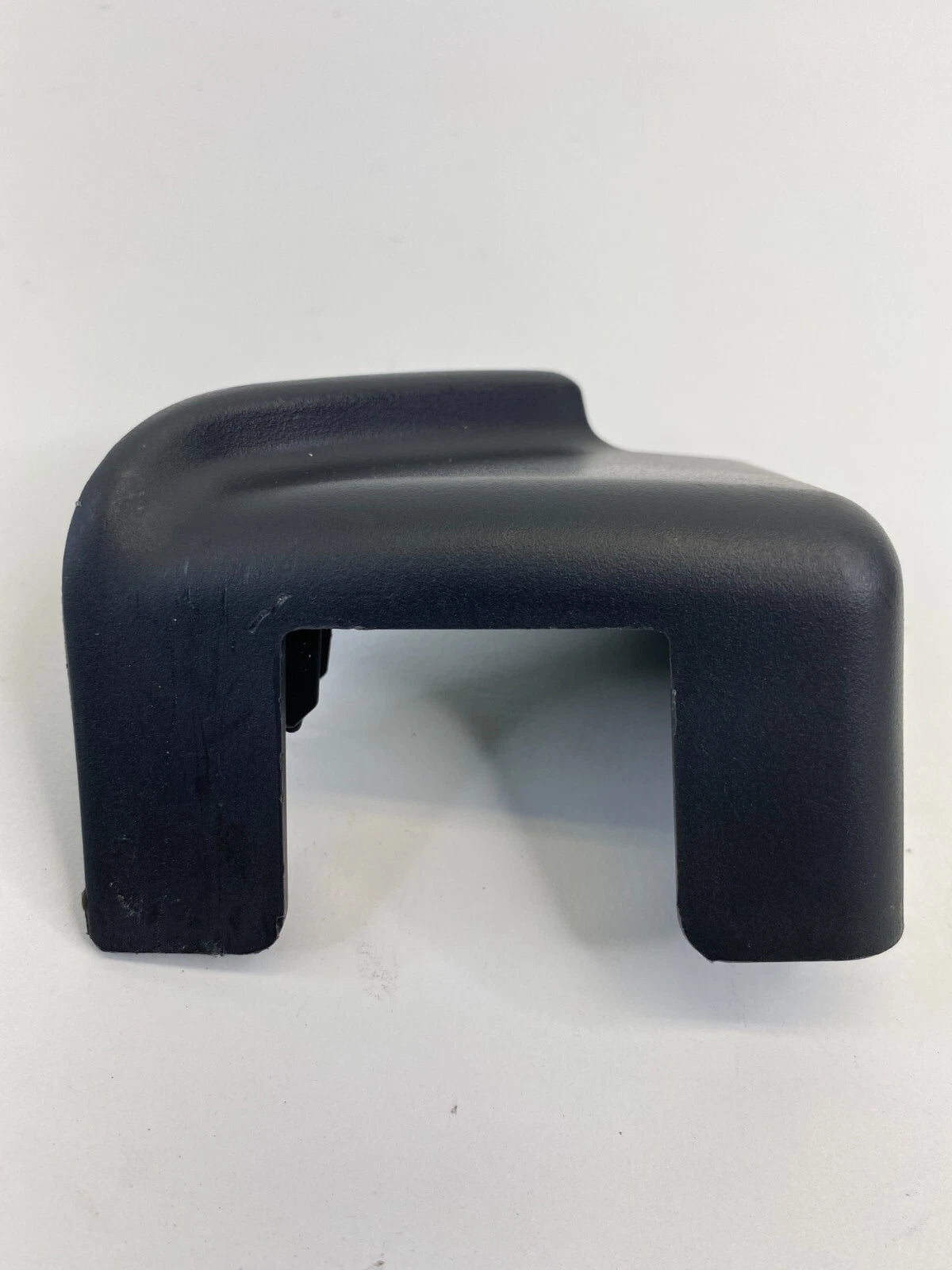 06-12 FORD FUSION FRONT RIGHT SEAT FORWARD FOOT COVER BEZEL 6E53-54130A02