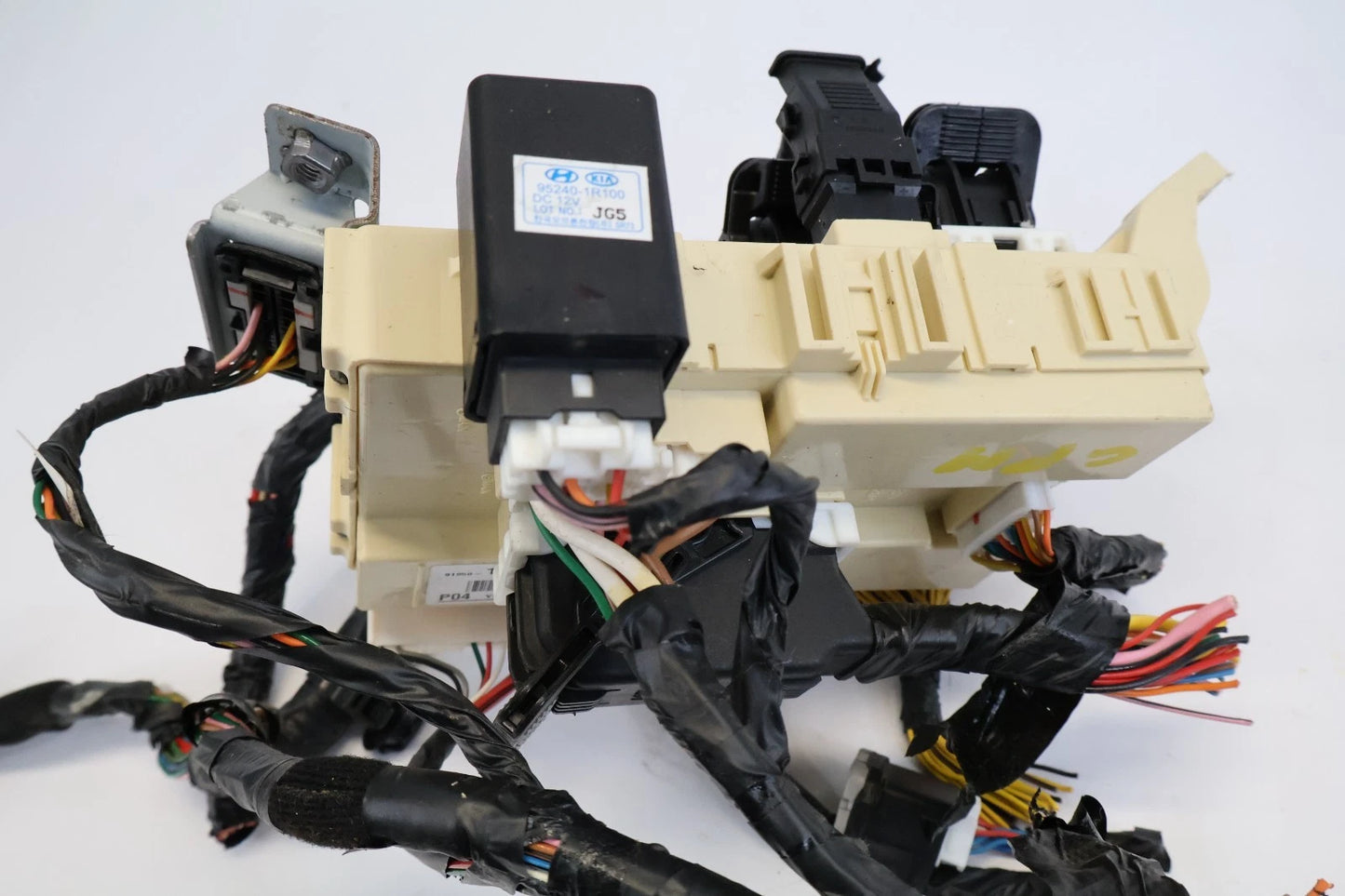 2011-2014 HYUNDAI ACCENT 1.6L INTERIOR FUSE BOX JUNCTION BLOCK 91950-1R543
