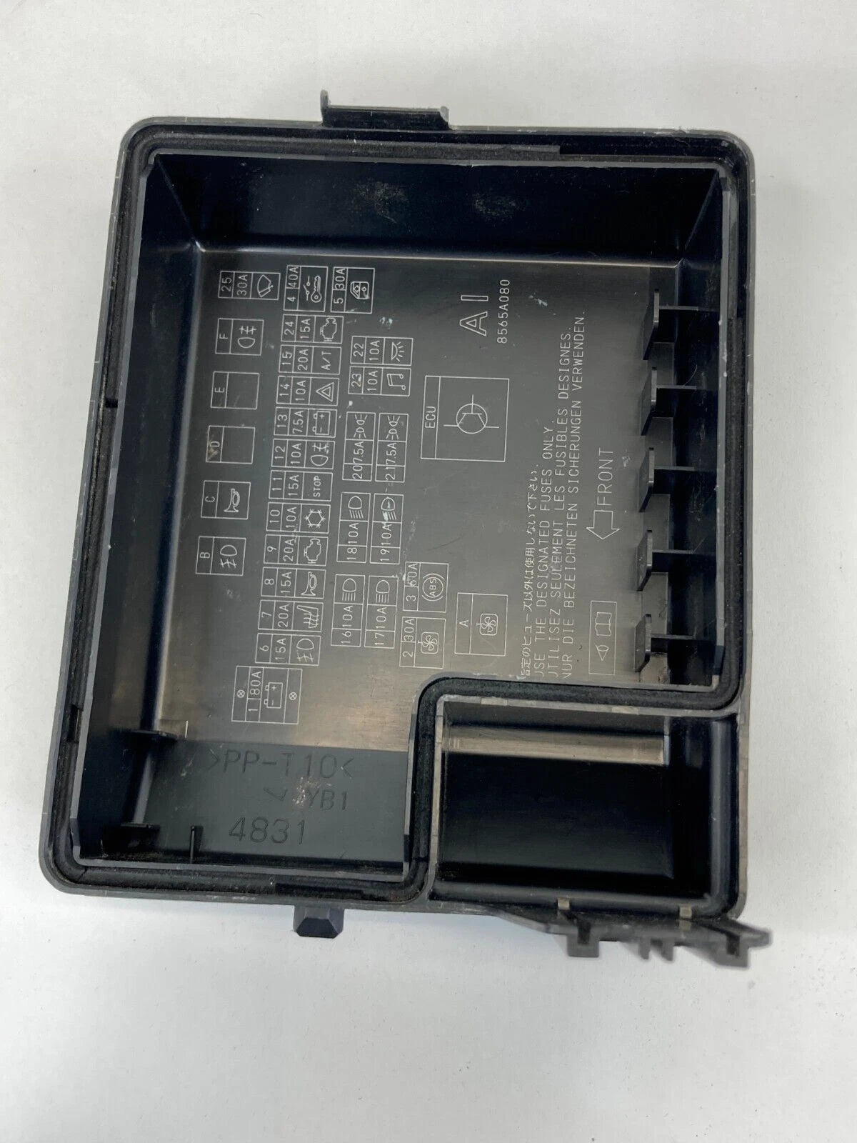 2006-2012 MITSUBISHI GALANT 3.8L 24V ENGINE FUSE BOX RELAY COVER PANEL 8565A080