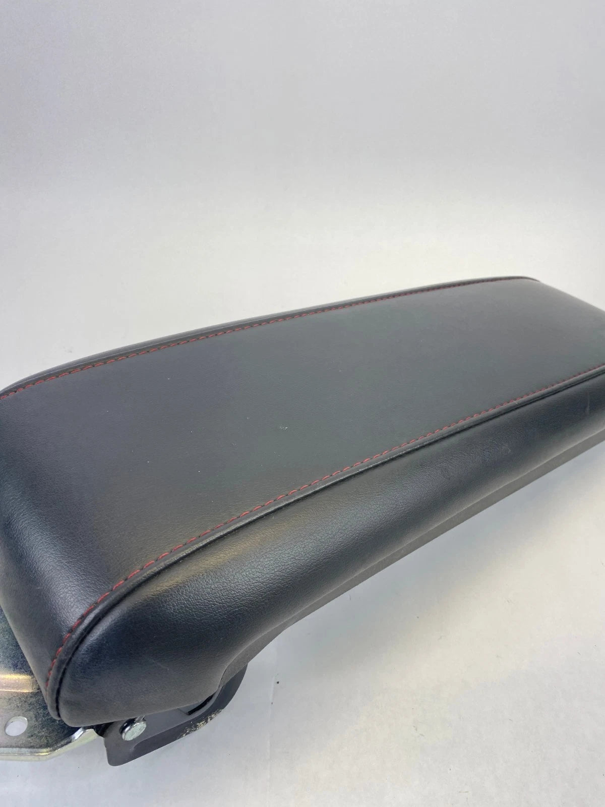 2010-2015 CHEVROLET EQUINOX CENTER CONSOLE ARMREST STORAGE LID FRONT OEM FACTORY