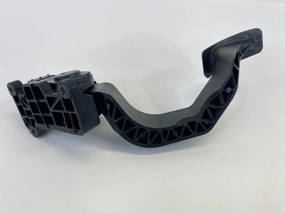 2015-2017 Chrysler 200 2.4L A/T Accelerator Gas Throttle Pedal 04581697AA OEM