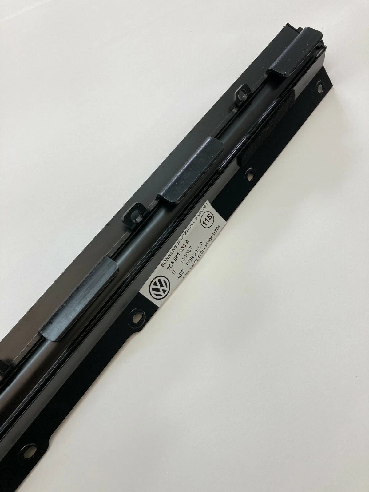 2006-2010 VOLKSWAGEN PASSAT REAR LEFT SIDE DOOR WINDOW SUN SHADE BLIND 3C5861333