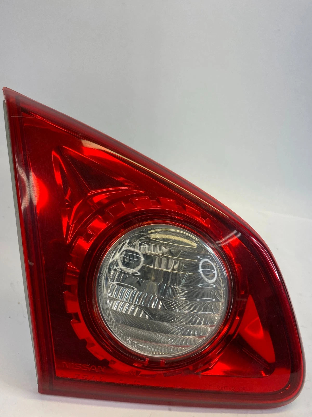 2008-2013 NISSAN ROGUE LEFT DRIVER INNER TAILLIGHT TRUNK LID TAIL LAMP OEM