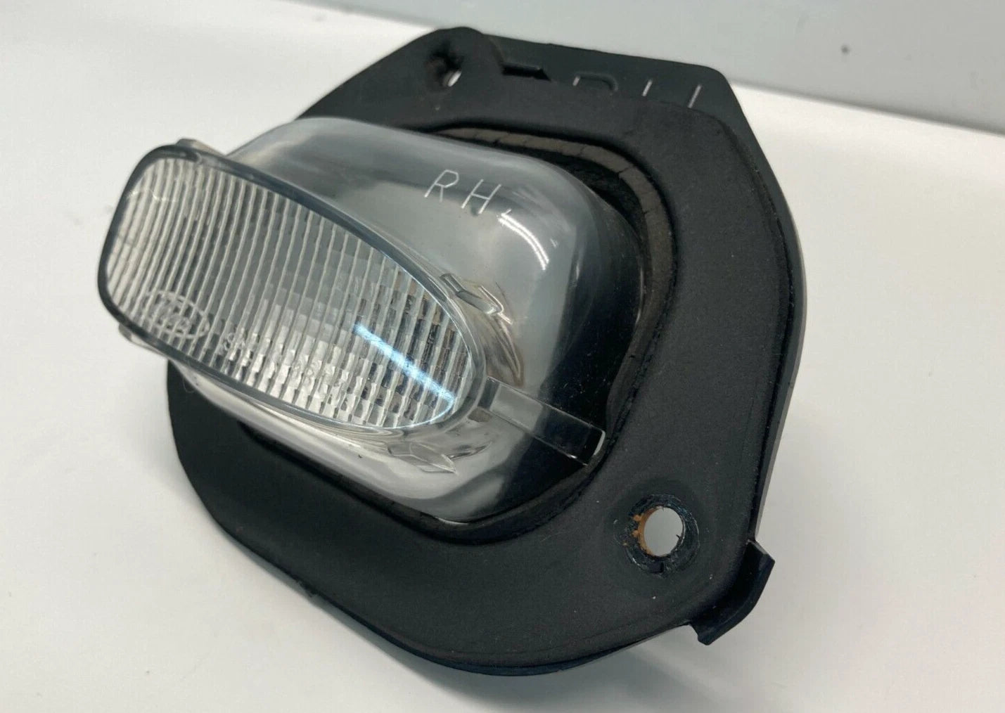 98-02 FORD ESCORT RIGHT SIDE REVERSE BACKUP LIGHT BACK UP LAMP F8CB-15B502-AC