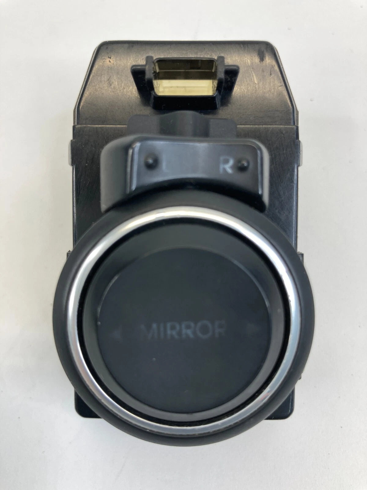 11-14 HYUNDAI SONATA FRONT LEFT DOOR POWER MIRROR CONTROL SWITCH 202006586 OEM