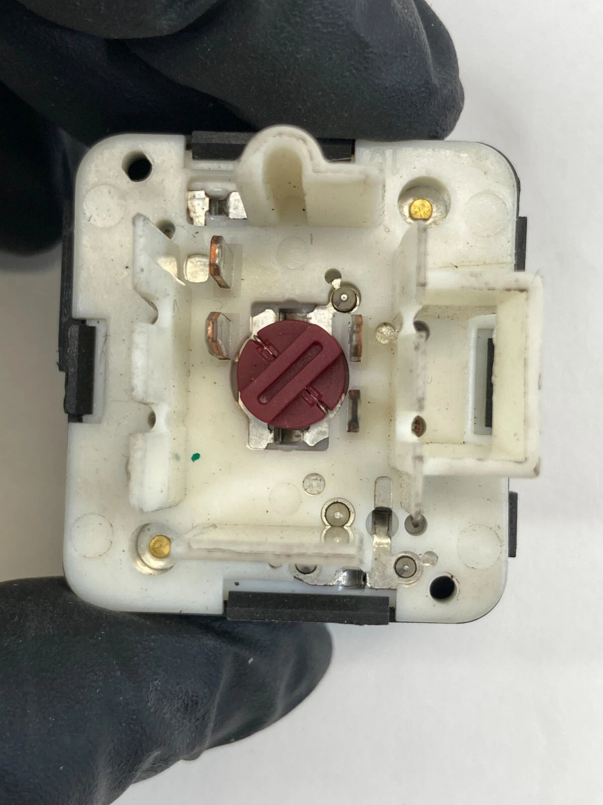 2001-2005 PONTIAC GRAND AM FRONT LEFT SIDE DOOR LOCK CONTROL SWITCH 22624806