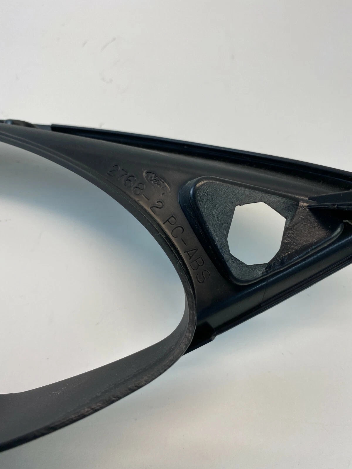 2000-2004 FORD FOCUS SPEEDOMETER CLUSTER DASH BEZEL TRIM PANEL 254X-10K947 OEM