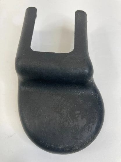 11-16 HYUNDAI ELANTRA FRONT RIGHT SEAT TRACK INNER END CAP COVER 88567-3X000