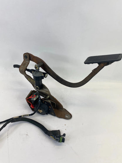 2003-2006 CHEVROLET TAHOE SILVERADO GAS PEDAL ACCELERATOR ASSEMBLY OEM