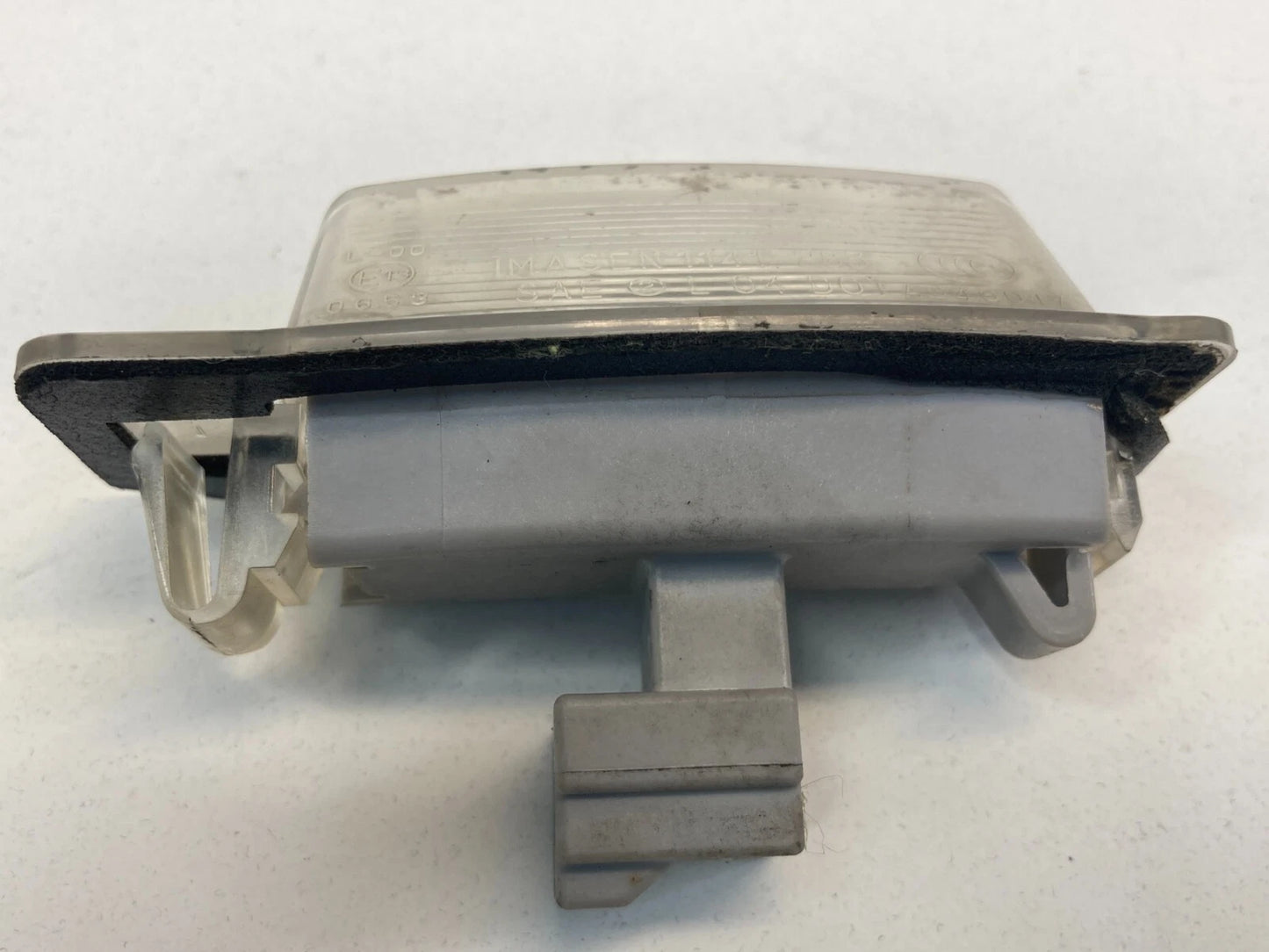 2007-2020 MITSUBISHI OUTLANDER REAR LICENSE LAMP PLATE LIGHT A046017 OEM