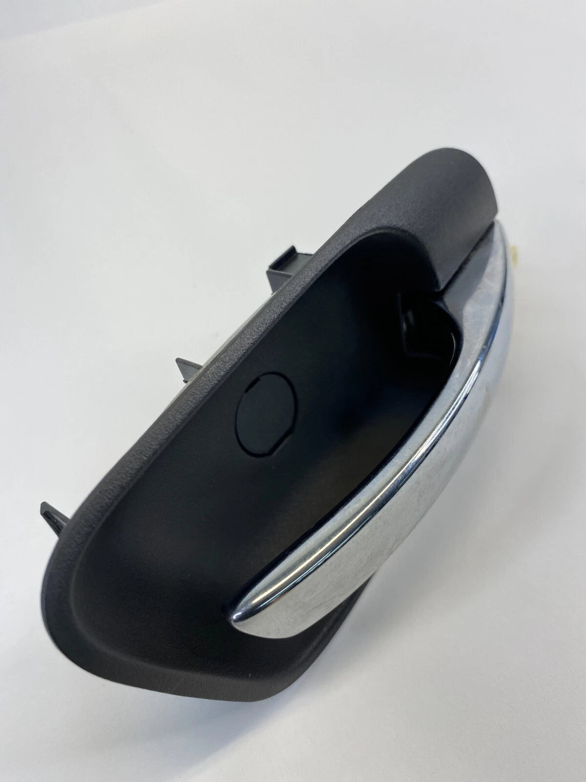 2005-2007 CHRYSLER 300 REAR RIGHT BACK SIDE DOOR INTERIOR DOOR HANDLE 1070402