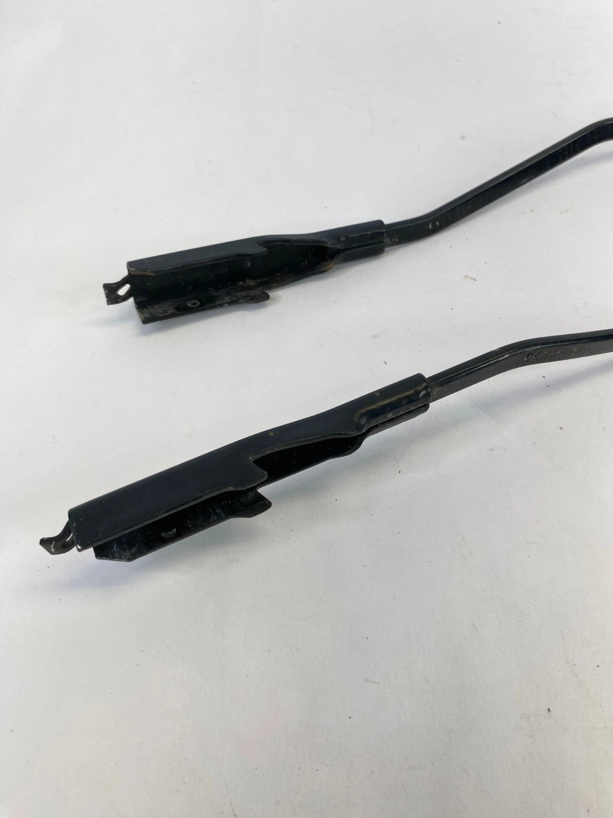 2012-2018 FORD FOCUS FRONT WINDSHIELD WIPER ARMS PAIR DRIVER PASSENGER SIDES OEM