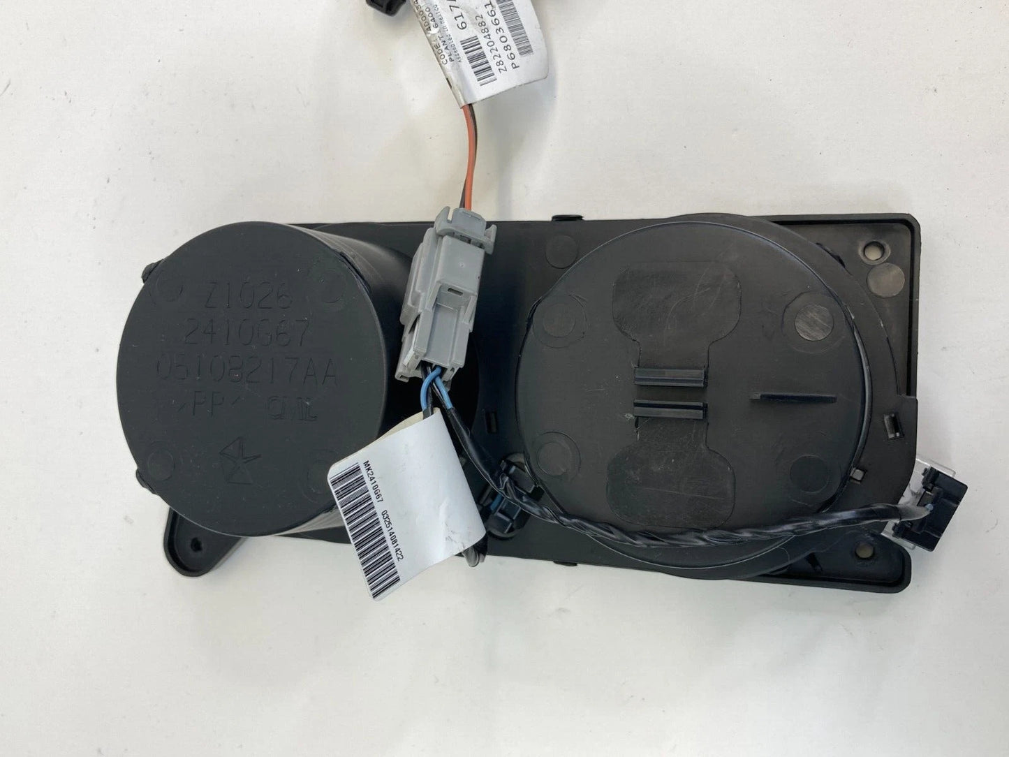 09-17 JEEP PATRIOT CENTER CONSOLE ILLUMINATED DUAL CUP HOLDER DRINK 05108217AA