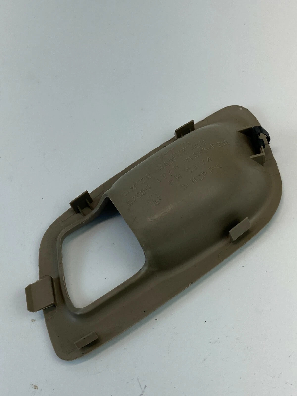 1999-2003 FORD WINDSTAR FRONT RIGHT INNER DOOR HANDLE TRIM BEZEL XF221622896ACW