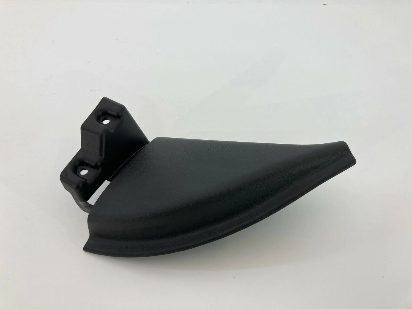 09-12 CHEVY TRAVERSE FRONT LEFT DRIVER DOOR INTERIOR INNER CORNER COVER 25868308