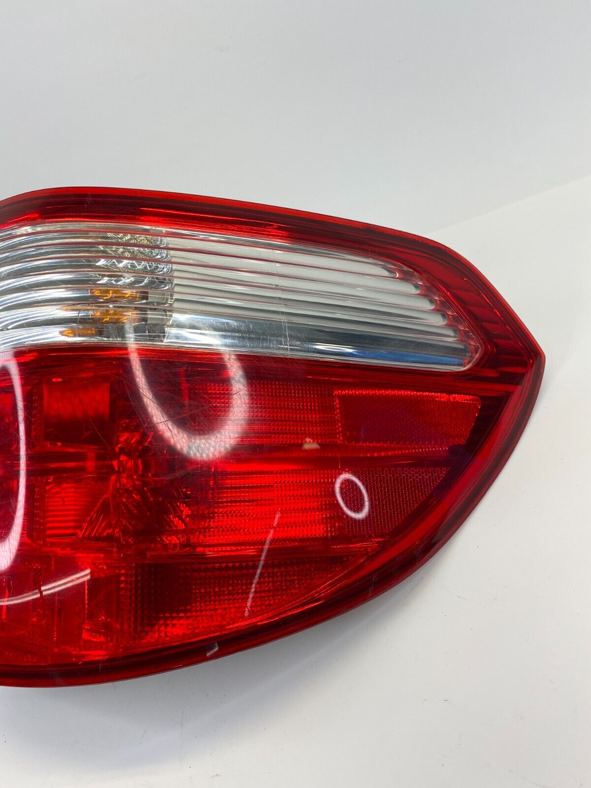 05-07 Honda Odyssey Rear Right Passenger Side Tail Light Outer Taillight Lamp