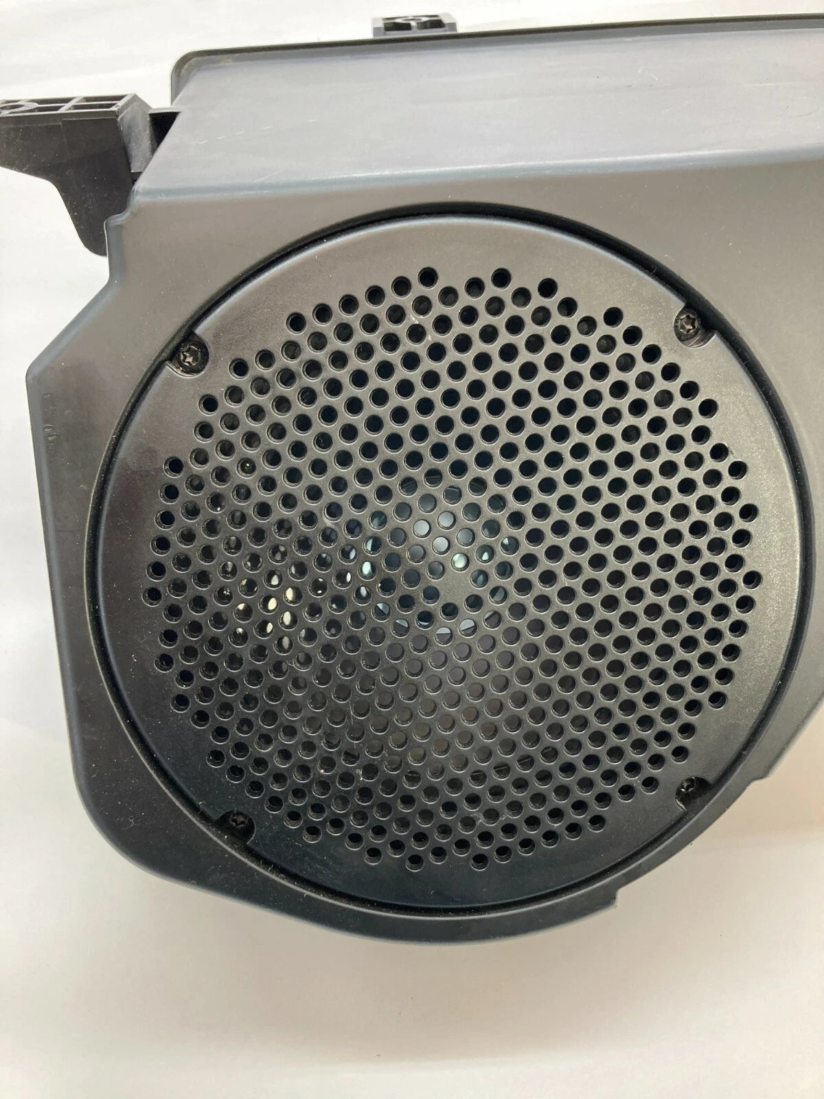 2006-2012 MERCEDES BENZ R350 BASS BOX SUBWOOFER LOUDSPEAKER A2518200002 OEM