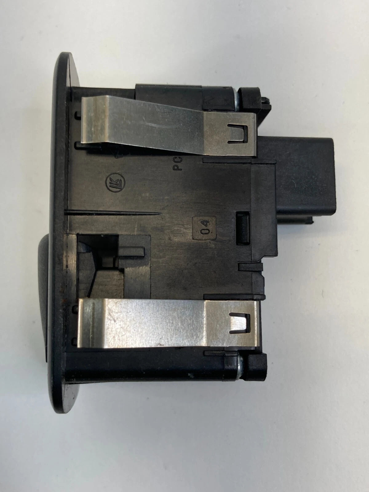 2008-2010 CHRYSLER TOWN & COUNTRY REAR LEFT BACK DRIVER WINDOW SWITCH 4602539AC
