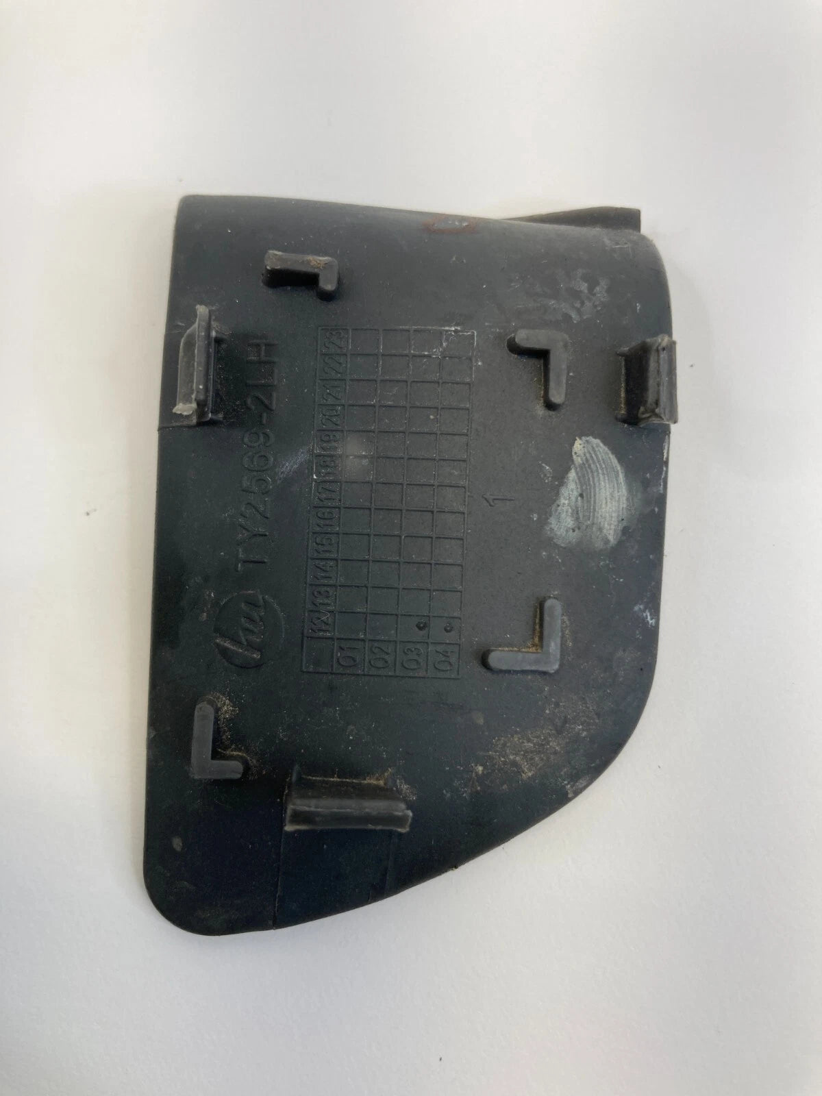 2002-2006 TOYOTA CAMRY FRONT LEFT INNER DOOR SCREW COVER PLUG TRIM TY25692LH OEM