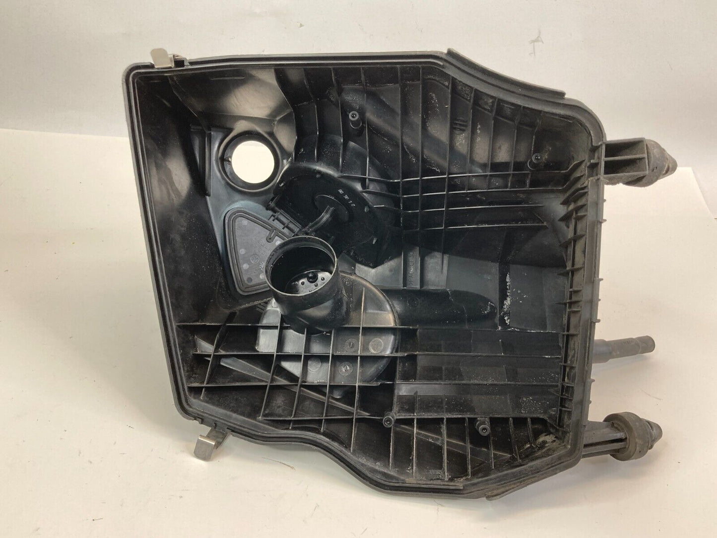 2005-2008 Audi A6 Quattro Air Intake Cleaner Filter Box Lower Cover 4F0133835G