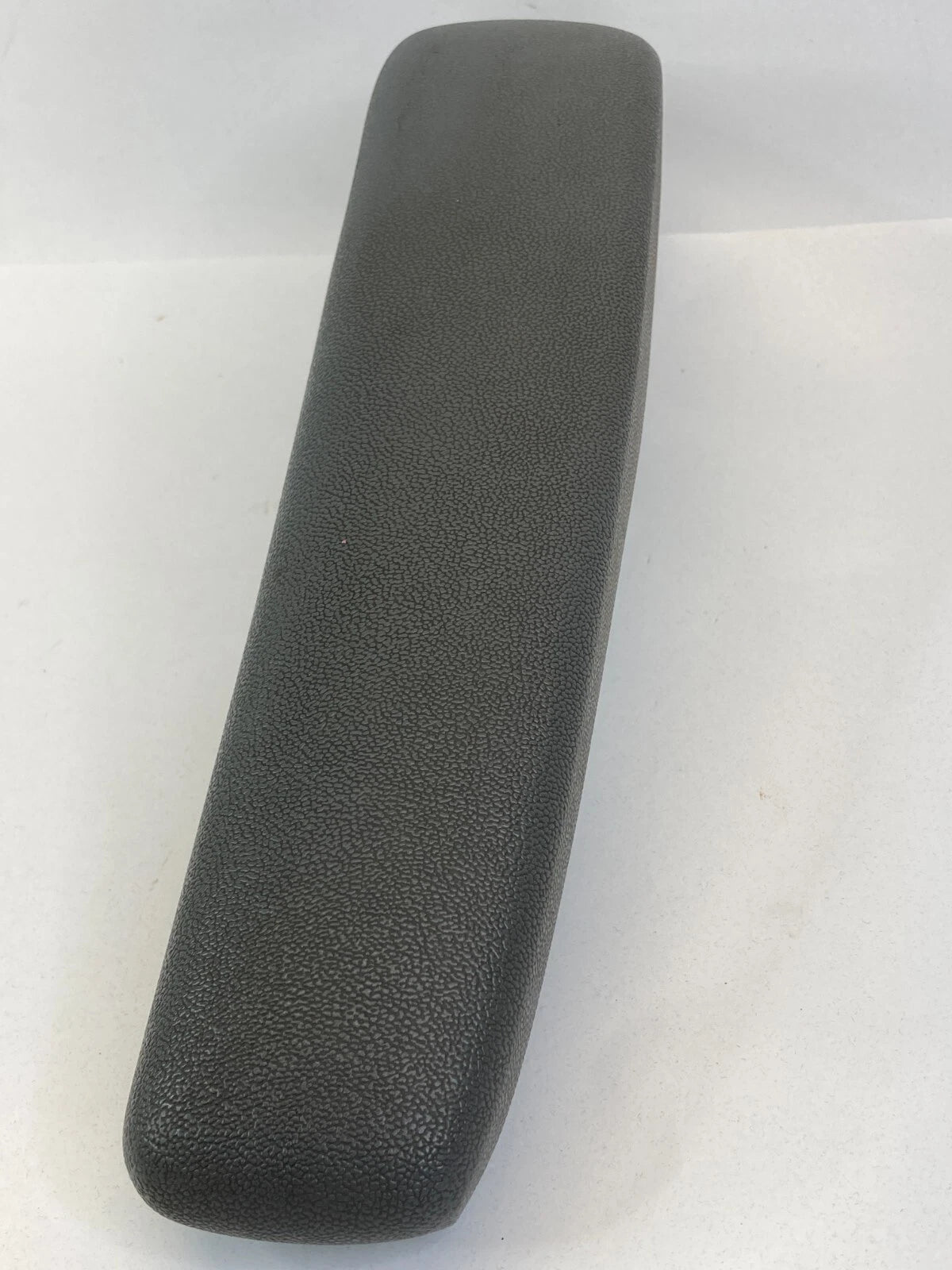 2008-2010 CHRYSLER TOWN & COUNTRY FRONT RIGHT SEAT ARMREST ARM REST OUTER OEM