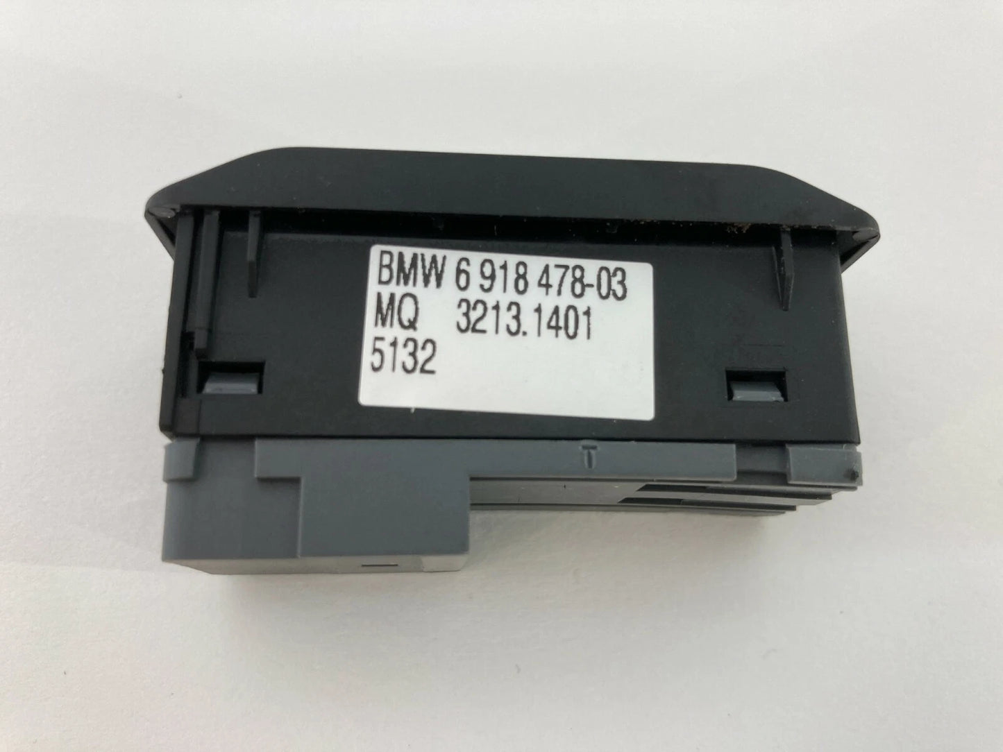 04 05 BMW 545I 04-07 BMW 530I 525I EMERGENCY CALL PUSH BUTTON SWITCH 691847803