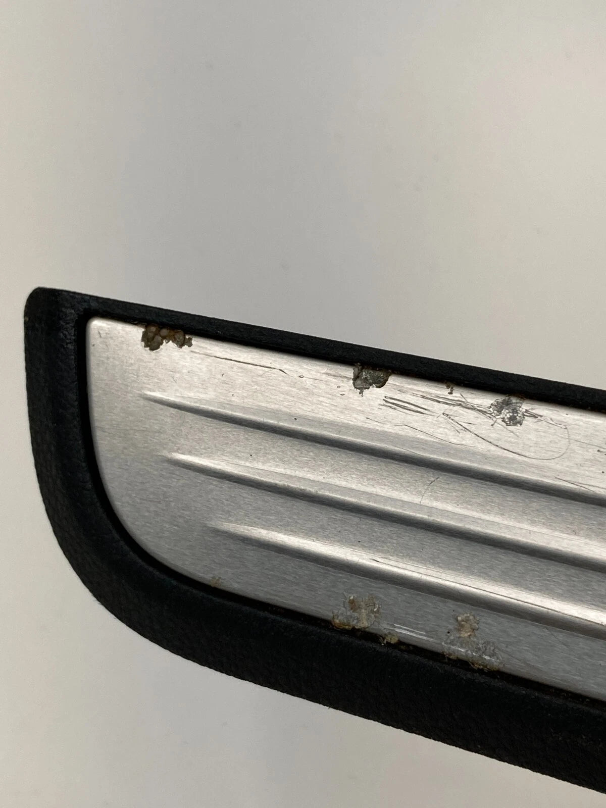 2009-2014 NISSAN MAXIMA FRONT LEFT SIDE DOOR SILL SCUFF STEP PLATE TRIM OEM
