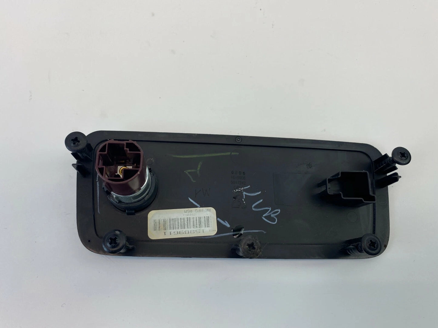09-12 CHEVROLET TRAVERSE REAR CENTER CONSOLE POWER OUTLET COVER OEM 15889611