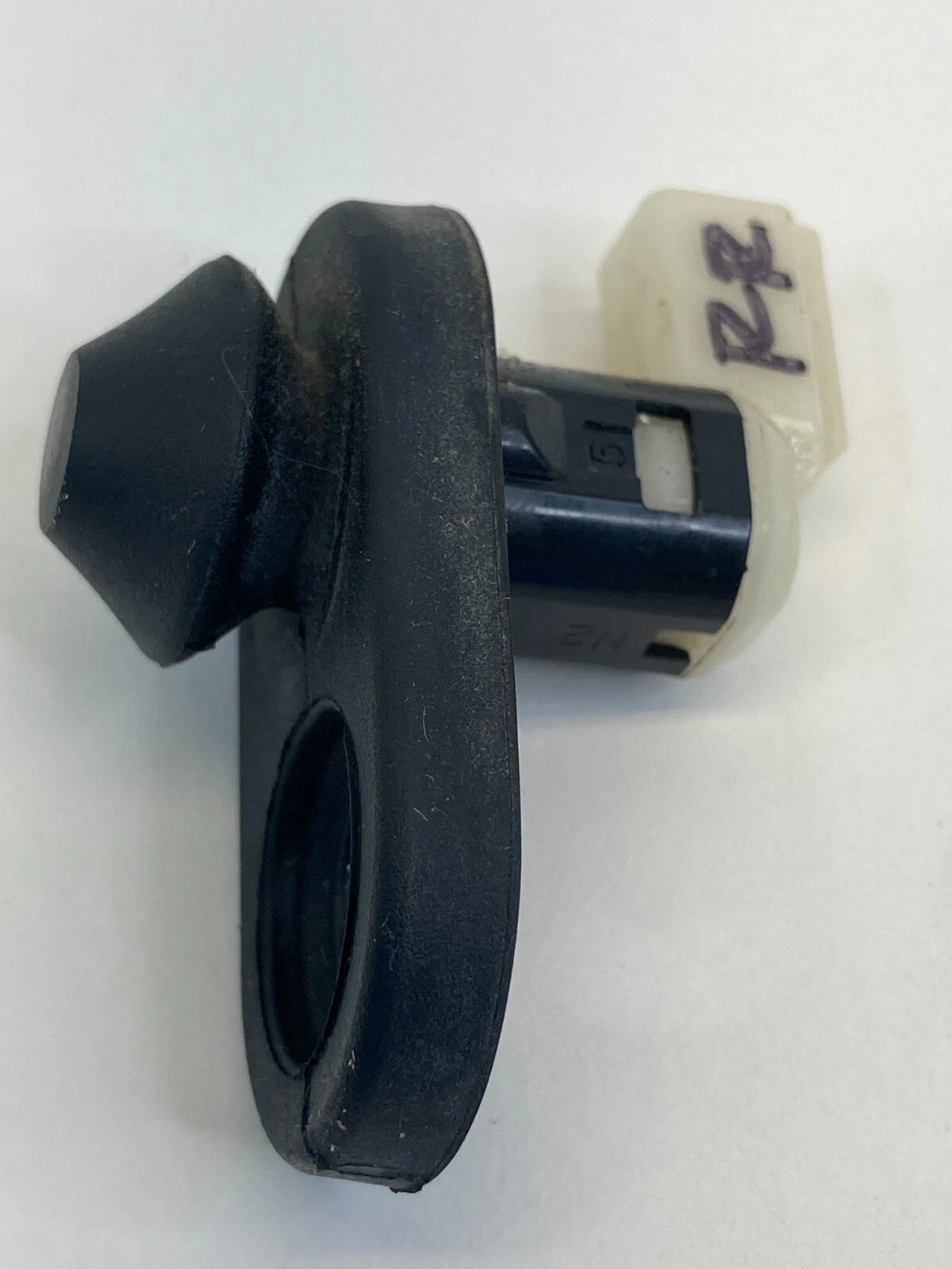 02 03 LEXUS ES300 04-06 ES330 REAR RIGHT SIDE DOOR COURTESY LIGHT JAMB SWITCH