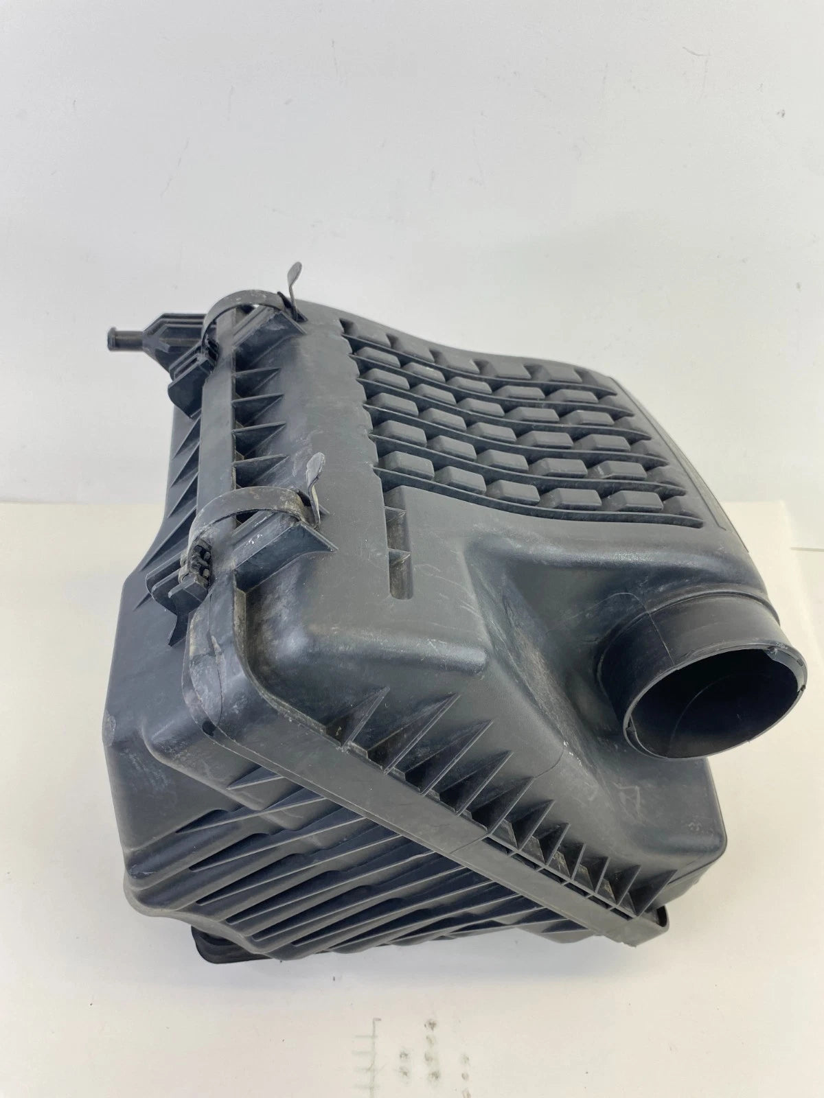 11-15 Kia Optima 2.4L FWD Air Filter Intake Cleaner Box Housing Assy 28110-3Q100