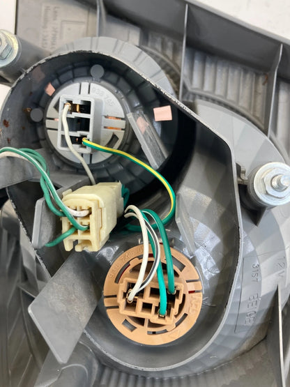 2005-2008 TOYOTA COROLLA DRIVER LEFT SIDE REAR OUTER TAILLIGHT LAMP ASSEMBLY OEM