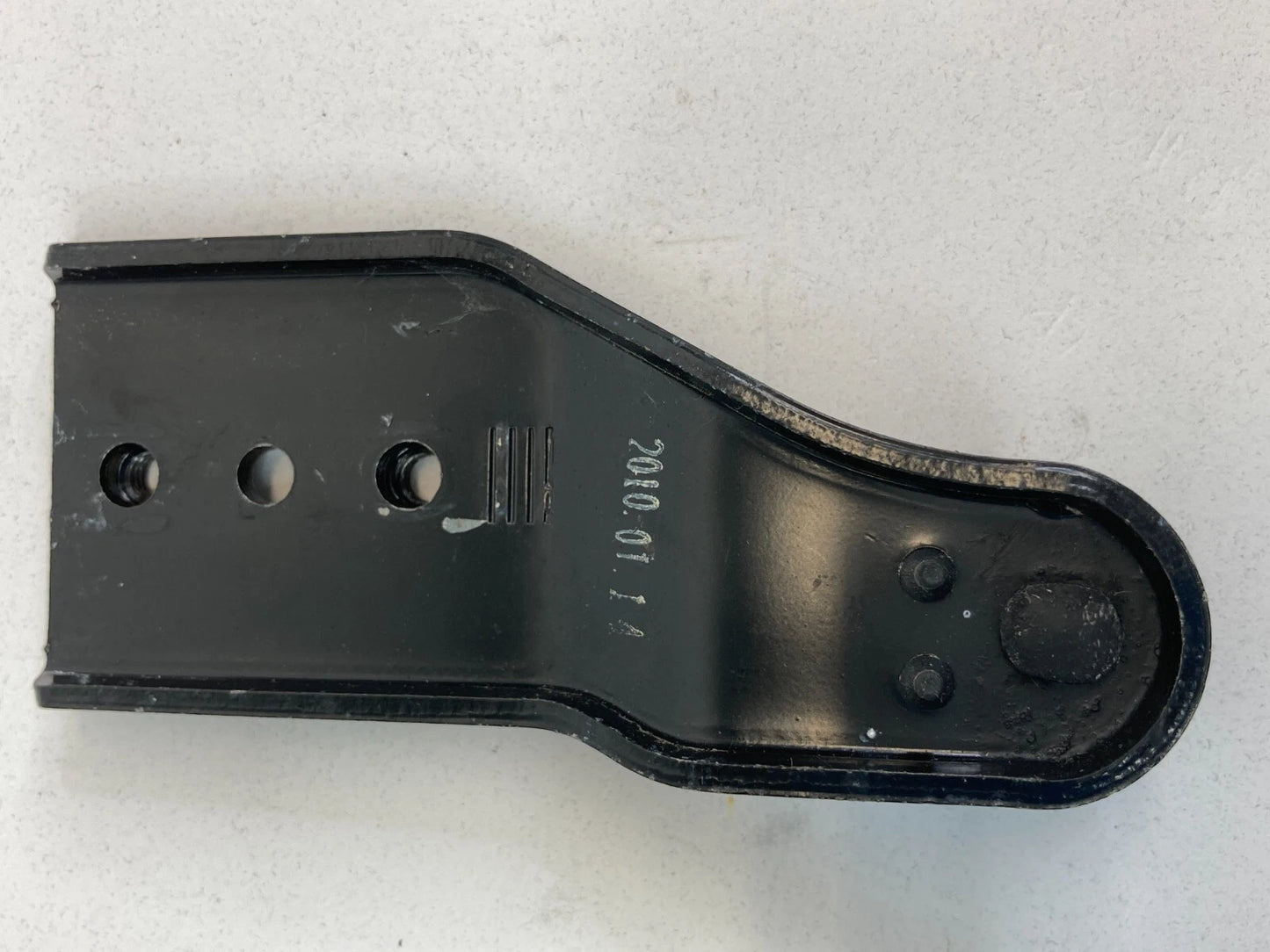 2006-2014 KIA SEDONA REAR LEFT SLIDING DOOR LOWER STRIKER HOLDER ROLLER OEM