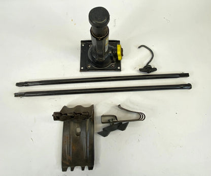 2000-2006 CHEVROLET TAHOE EMERGENCY SPARE TIRE JACK HOLDER SCREW RETAINER SET