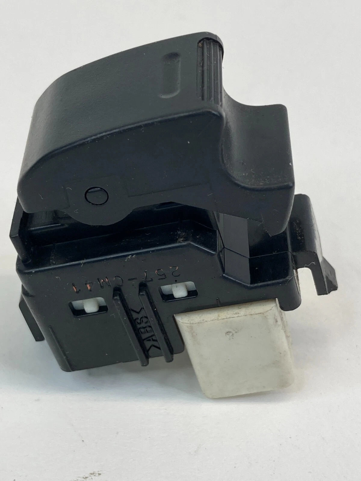 2003-2008 TOYOTA COROLLA REAR LEFT SIDE POWER WINDOW SWITCH BUTTON 257-0M41 OEM
