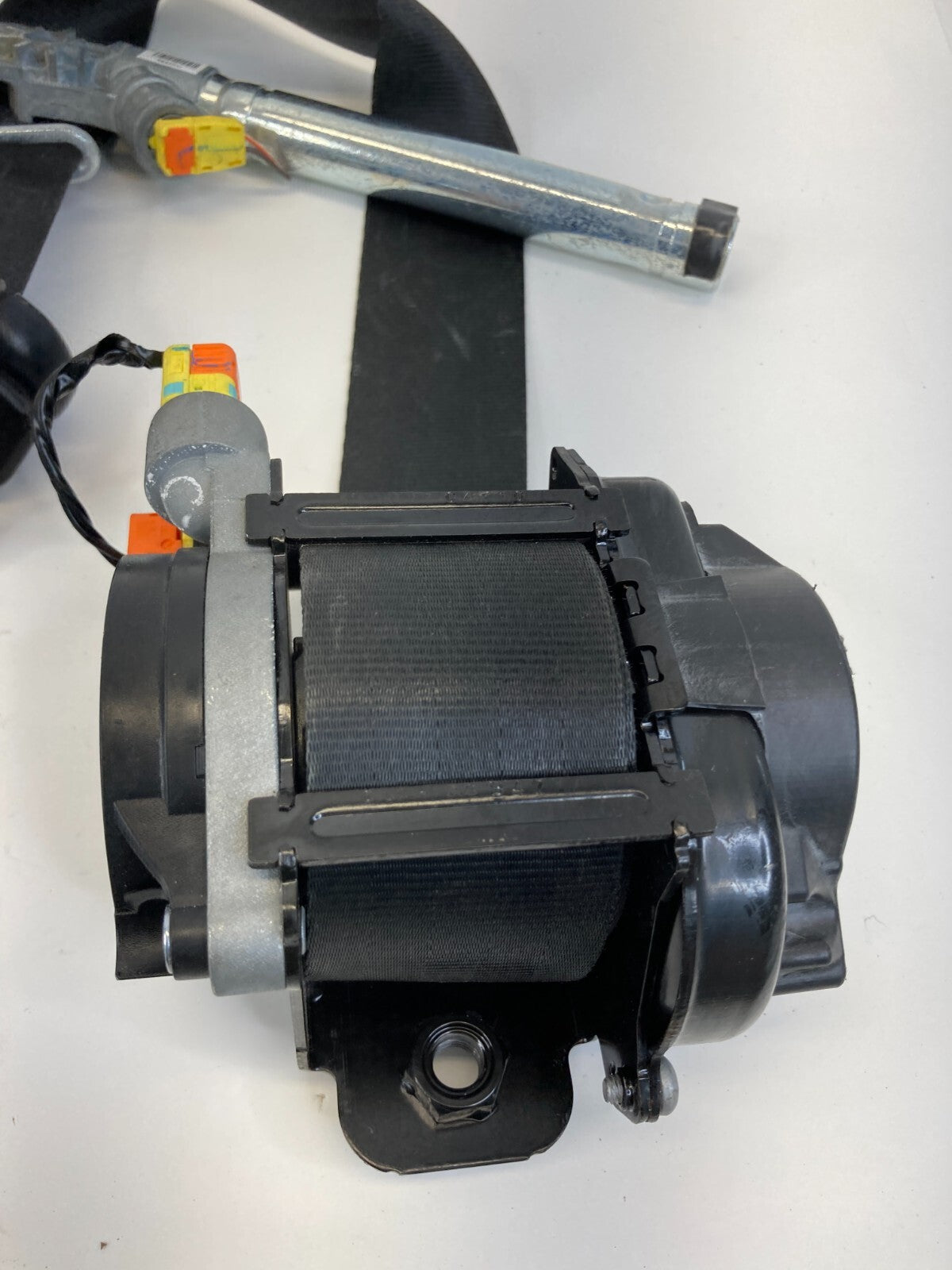 2013-2018 Ford Focus Front Right Passenger Seat Belt Retractor 623374400D OEM